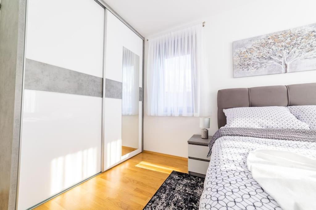 Apartman Lux Self Check-In Verőce Kültér fotó